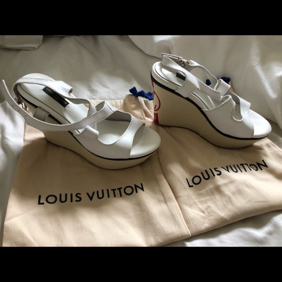 LOUIS Vuitton Monogram Platform Sandals - Picture 5 of 5